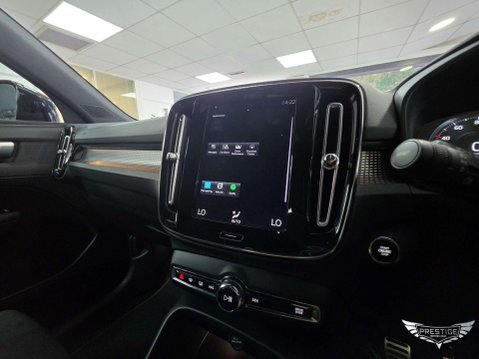 Volvo XC40 1.5 T3 R-Design Euro 6 (s/s) 5dr 77