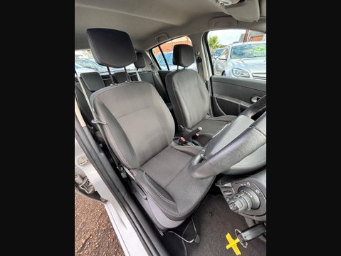 Renault Clio 1.2 TCe Dynamique Euro 4 5dr 17