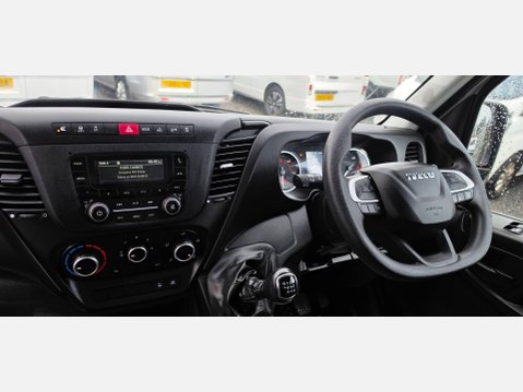 Iveco Daily 35s14 mwb 3520 2.3 135ps eu6 RWD 14