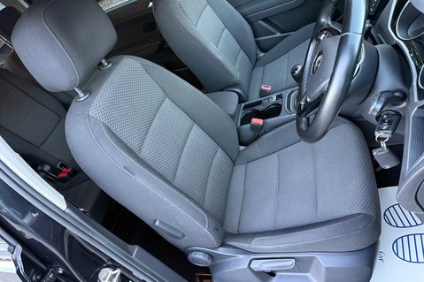 Volkswagen Touran SE TDI BMT -APPLE CAR PLAY-£35 ROAD TAX -9 SERVICES -PARK PILOT-240V SOCKET 31
