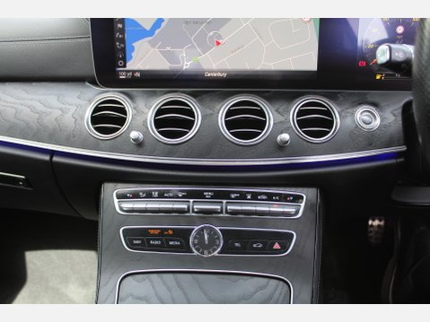 Mercedes-Benz E Class E 300 DE AMG LINE PREMIUM 30