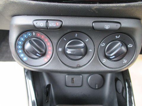 Vauxhall Corsa 1.4i ecoTEC SE Nav Euro 6 5dr 16