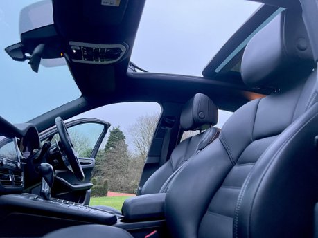 Porsche Macan S PDK 23