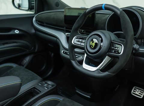 Abarth 500e Scorpionissima Cabrio 11