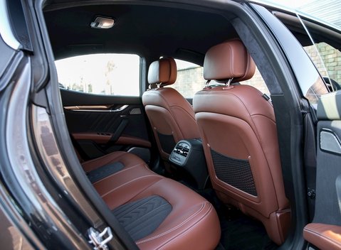 Maserati Ghibli GranLusso 14