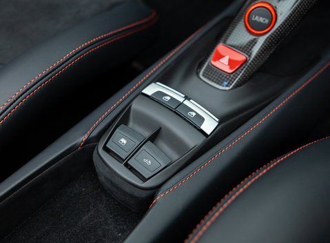 Ferrari 488 SPIDER 36