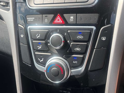 Hyundai i30 1.4 Blue Drive SE Hatchback 5dr Petrol Manual Euro 6 (s/s) (100 ps) 40