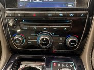 Jaguar XJ 3.0d V6 Portfolio Auto Euro 5 4dr 27