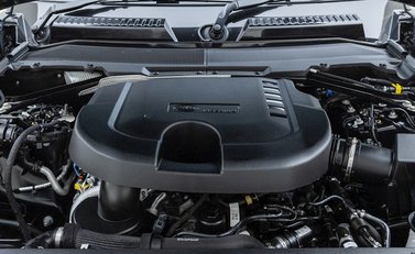 Land Rover Defender 110 D300 X 29