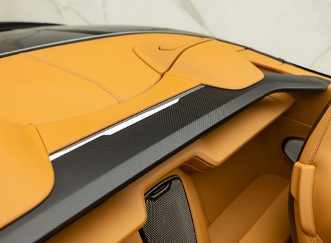 Aston Martin Vanquish Volante 17