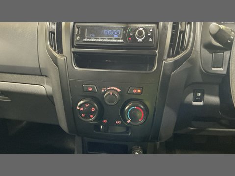 Isuzu D-Max Utility | 1.9 LT | Double Cab | Tow Bar | Air Con | EURO 6 | NO VAT 11