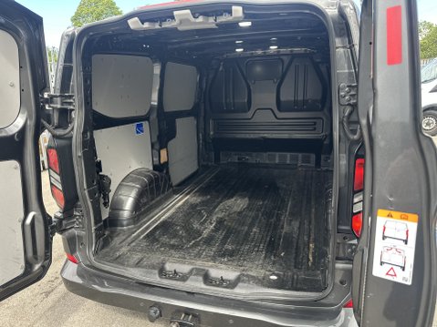 Ford Transit Custom 280 LIMITED L1H1 P/V ECOBLUE FULL FORD HISTORY 15