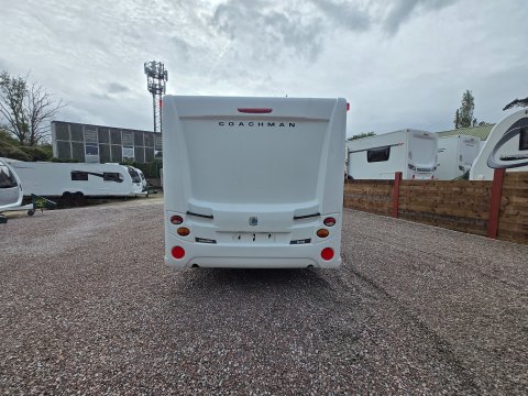 Coachman Vision 570 6
