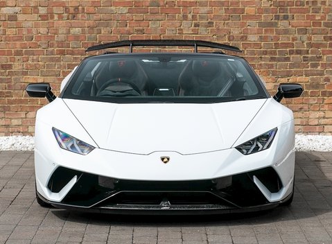 Lamborghini Huracan Spyder LP640-4 Performante 4