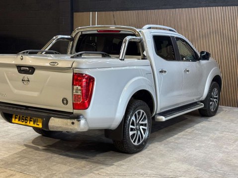 Nissan Navara 2.3 Navara Tekna dCi Auto 4WD 5dr 23