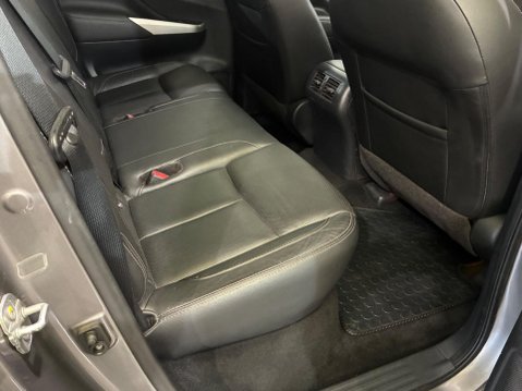 Nissan Navara 2.3 dCi Tekna 4WD Euro 6 (s/s) 4dr 44