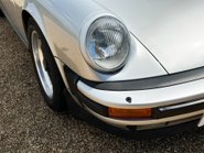 Porsche 911 CARRERA 3.2 CONVERTIBLE 16