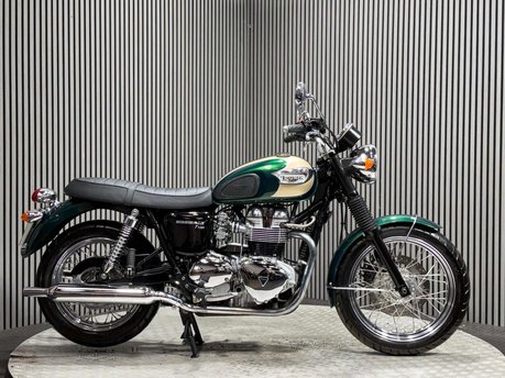 Triumph Bonneville 2004 ONLY 10K STUNNING MODERN CLASSIC NEW MOT 790CC