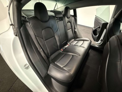 Tesla Model 3 Model 3 Long Range AWD 4WD 4dr 31