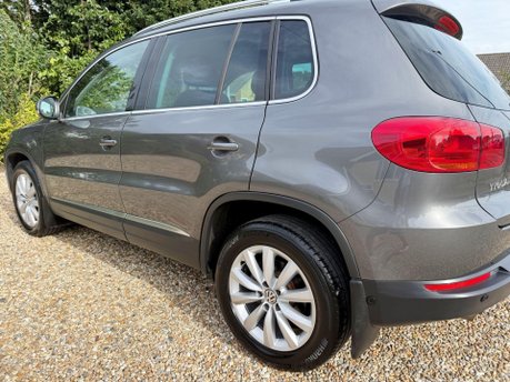 Volkswagen Tiguan 2.0 TDI BlueMotion Tech Match DSG 4WD Euro 5 (s/s) 5dr 10