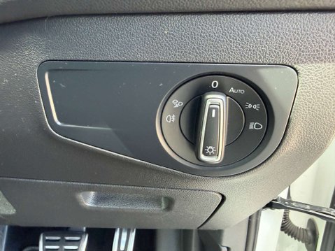 Volkswagen Tiguan 1.5 Tiguan R-Line TSi Semi-Auto 5dr 32