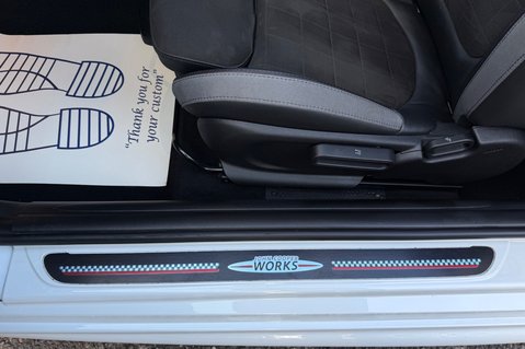Mini Hatch JOHN COOPER WORKS - NANUQ WHITE - MINI SERVICE HISTORY 25