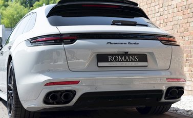 Porsche Panamera Turbo Sport Turismo 27