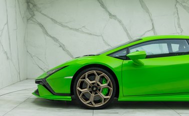 Lamborghini Huracan TECNICA 38