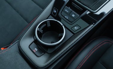 Porsche 911 Carrera GTS (992) 28