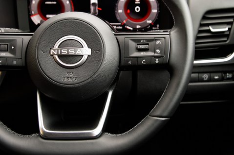 Nissan Qashqai DIG-T N-CONNECTA MHEV 19