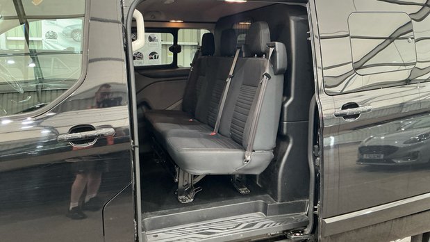 Ford Transit Custom Crew Cab AUTO SWB L1H1 Low Roof Limited 320 Air Con Alloys Sensors Cam EURO 8