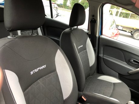 Dacia Sandero Stepway LAUREATE 0.9 TCE petrol manual, ULEZ compliant £165 road tax, 64,000m 5