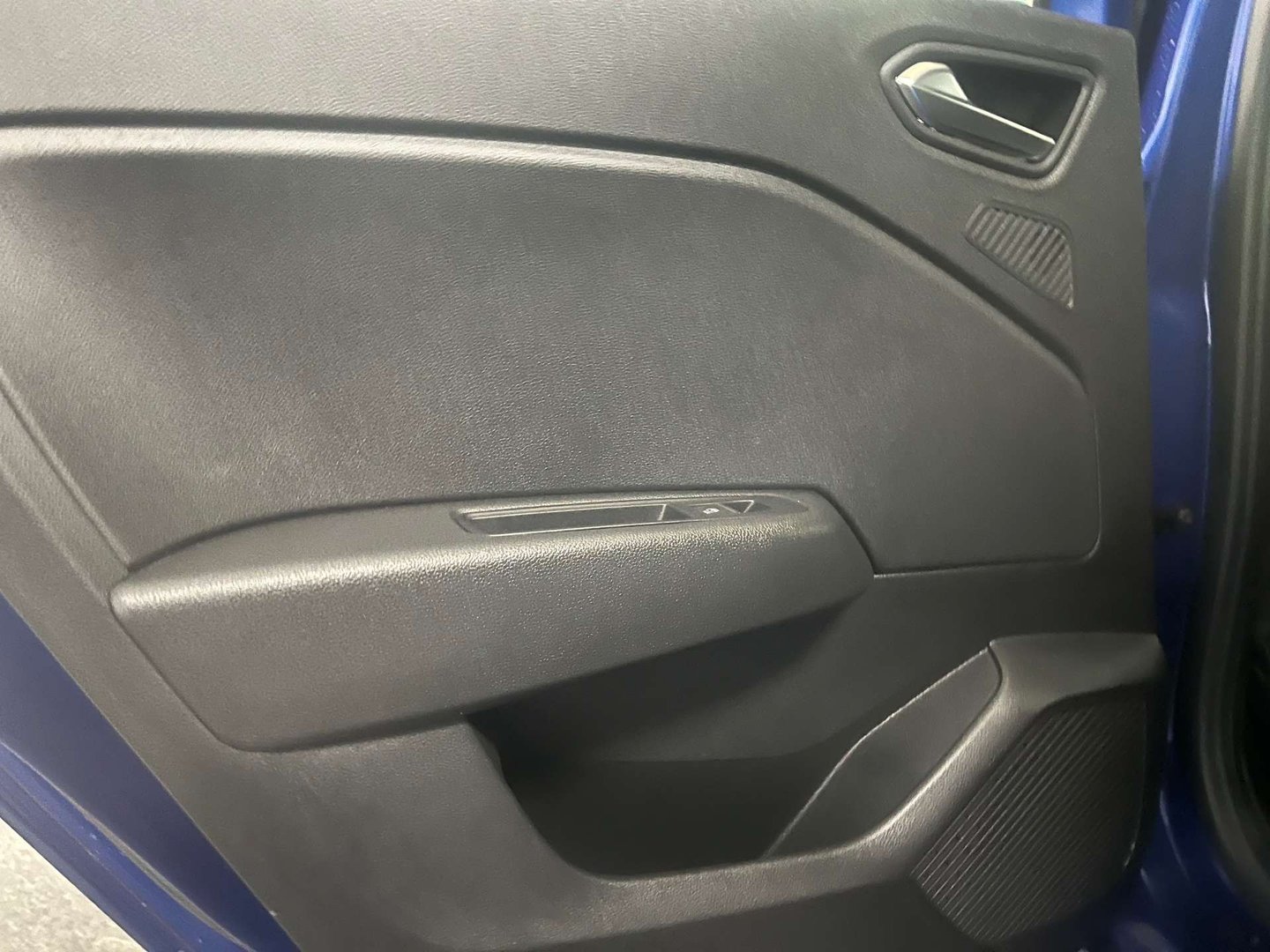 2023 Renault Clio — image 34