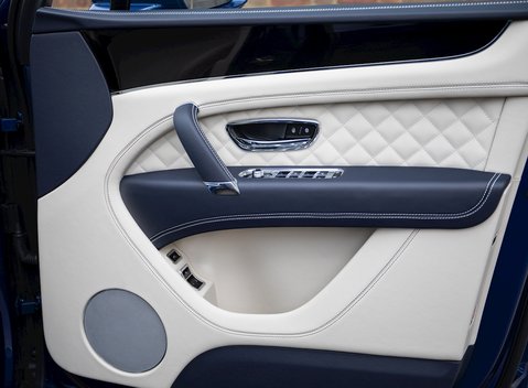Bentley Bentayga V8 22