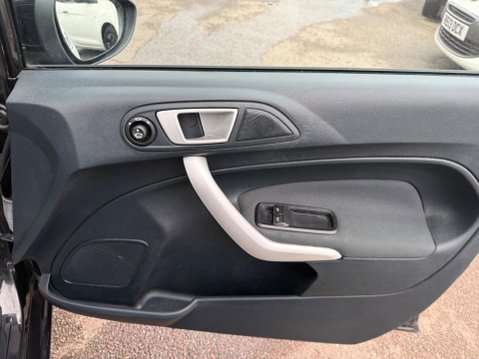 Ford Fiesta 1.6 TDCi ECOnetic DPF Titanium 5dr 15