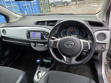 Toyota Yaris 1.5 VVT-h T Spirit Hatchback 5dr Petrol Hybrid CVT Euro 5 (101 ps) 37