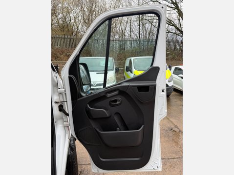 Renault Master 2.3 dCi ENERGY 35 Business Panel Van 5dr Diesel Manual FWD LWB High Roof Eu 25