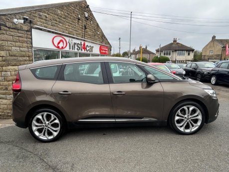 Renault Grand Scenic ICONIC TCE 5