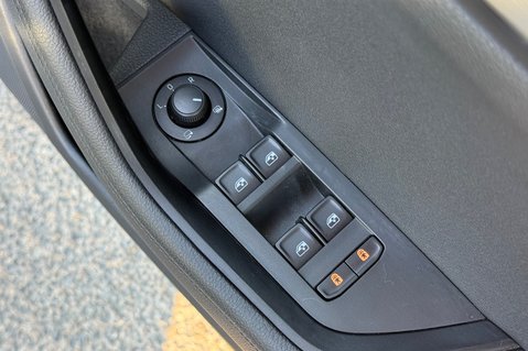 Skoda Superb SE L TSI DSG - FULL SKODA SERVICE HISTORY 34