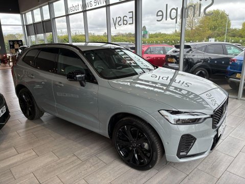 Volvo XC60 2.0 B5 MHEV Plus Black Edition Auto AWD Euro 6 (s/s) 5dr 4
