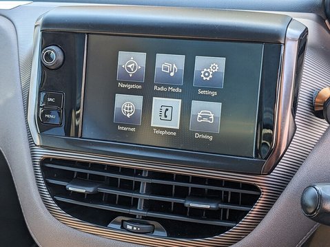 Peugeot 2008 E-HDI FELINE 22