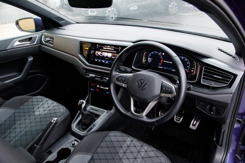 Volkswagen Polo R-LINE TSI 4