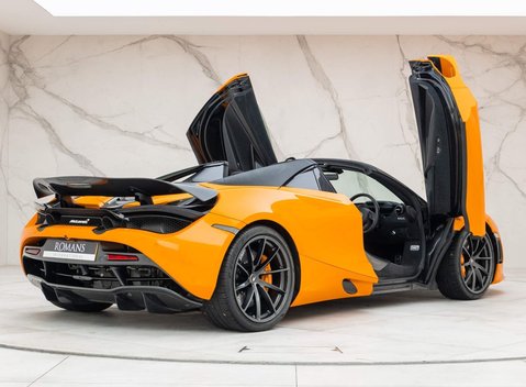 McLaren 720S Spider Peformance 14