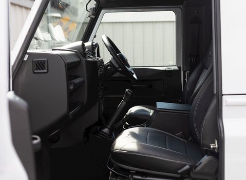 Land Rover Defender 90 Landmark 14