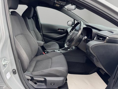 Toyota Corolla 1.8 VVT-h Icon Tech Touring Sports CVT Euro 6 (s/s) 5dr 12