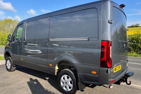 Mercedes-Benz Sprinter 319 Cdi 7g-Tronic L2 H1 4x4 Panel Van - Air Con / Sat Nav / Rear Camera 6