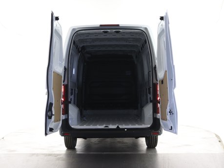 Renault Master LM35 Blue dCI 130 Advance Medium Roof 2