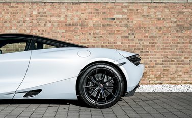 McLaren 720S Performance 23