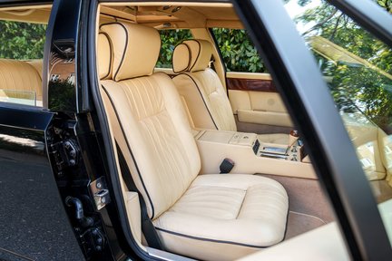 Aston Martin Lagonda Series IV 22