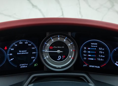 Porsche 911 Turbo S CABRIOLET (992) 22